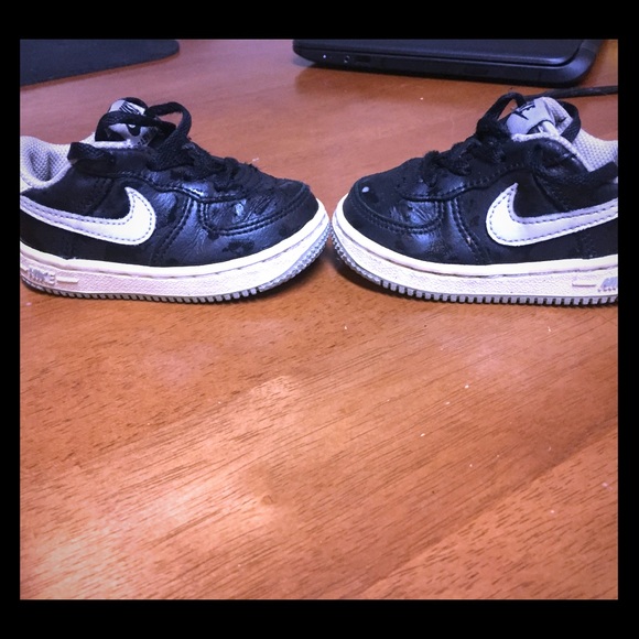 Little boy Nike’s - Picture 1 of 5
